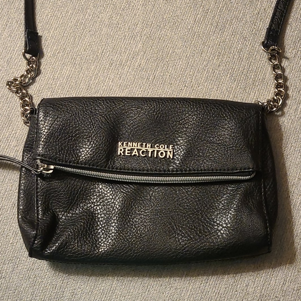 Kenneth Cole Reaction Crossbody